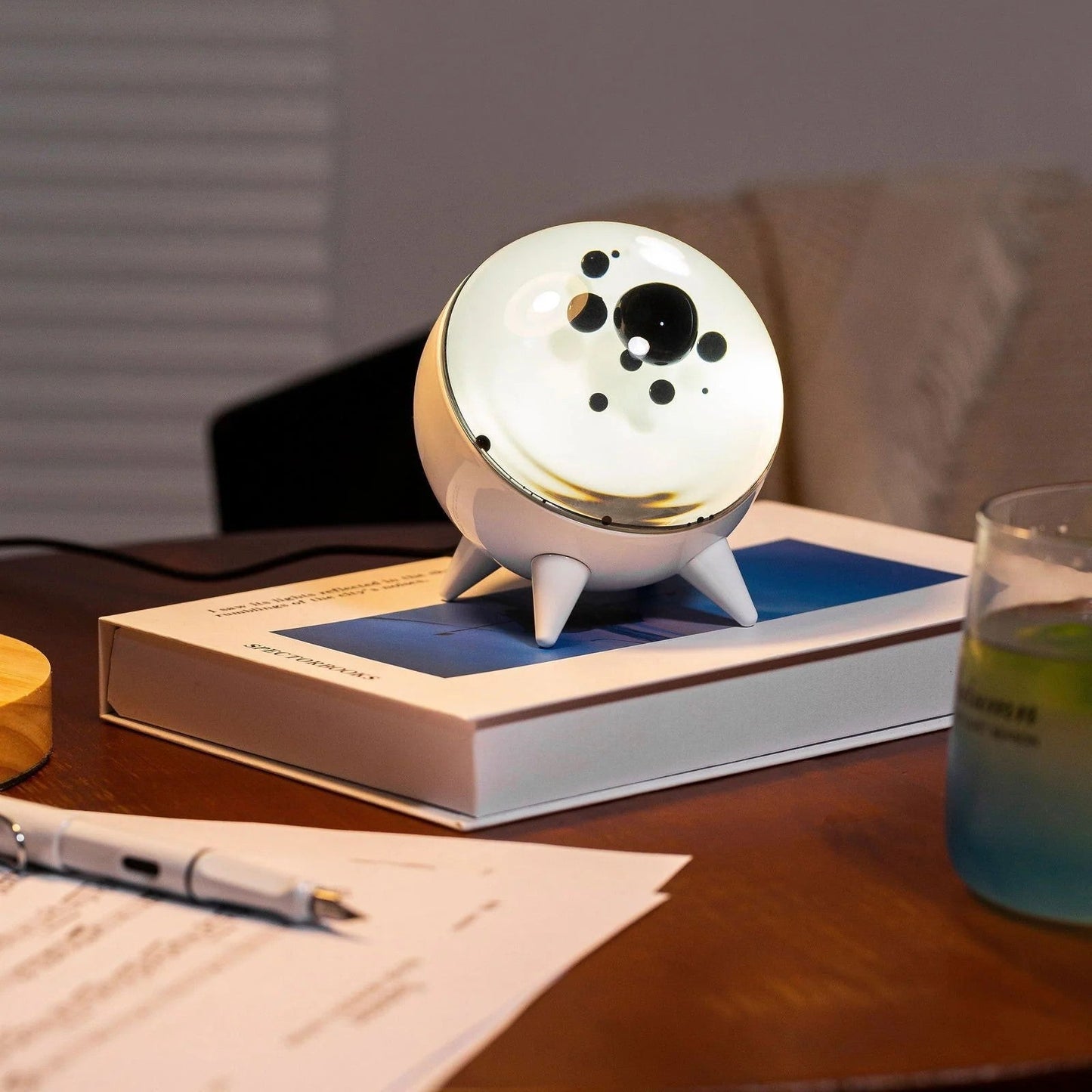 Ferrofluid Display Speaker - Captivating Interactive Sound - Responsive Display Art - Veliqo