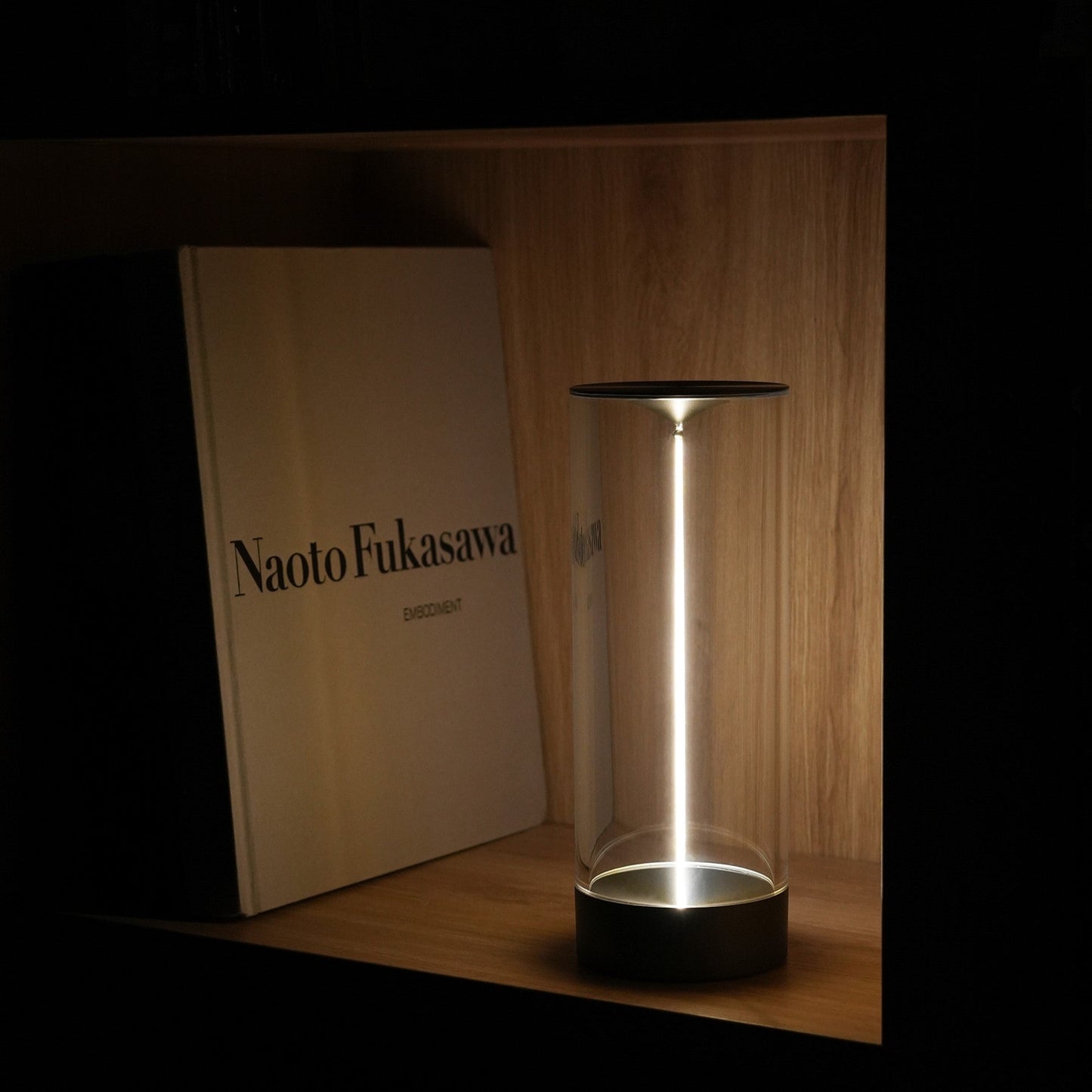 Touch - Sensitive Table Lamp - Elegant Minimalist Dynamic Lighting - Veliqo